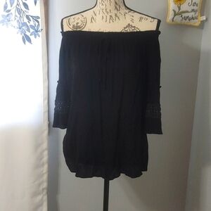 Bobeau On or Off Shoulder Black Medium Gauzy Festival Top